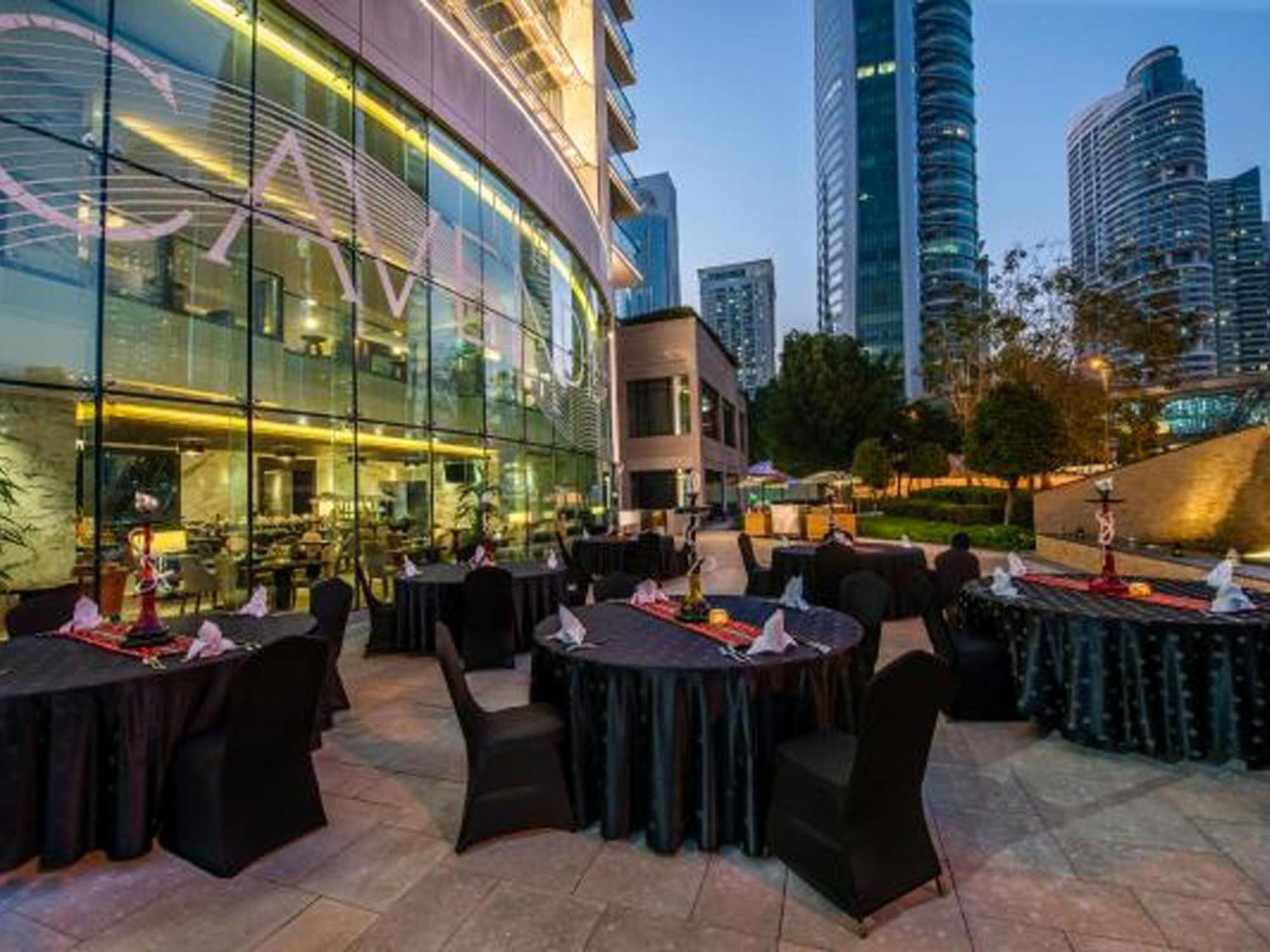 Cosmos Living Charming With Balcony * Dubai