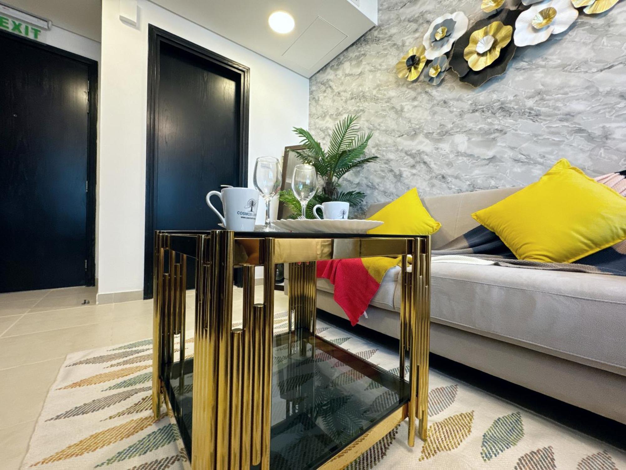 Apartment Cosmos Living Charming With Balcony