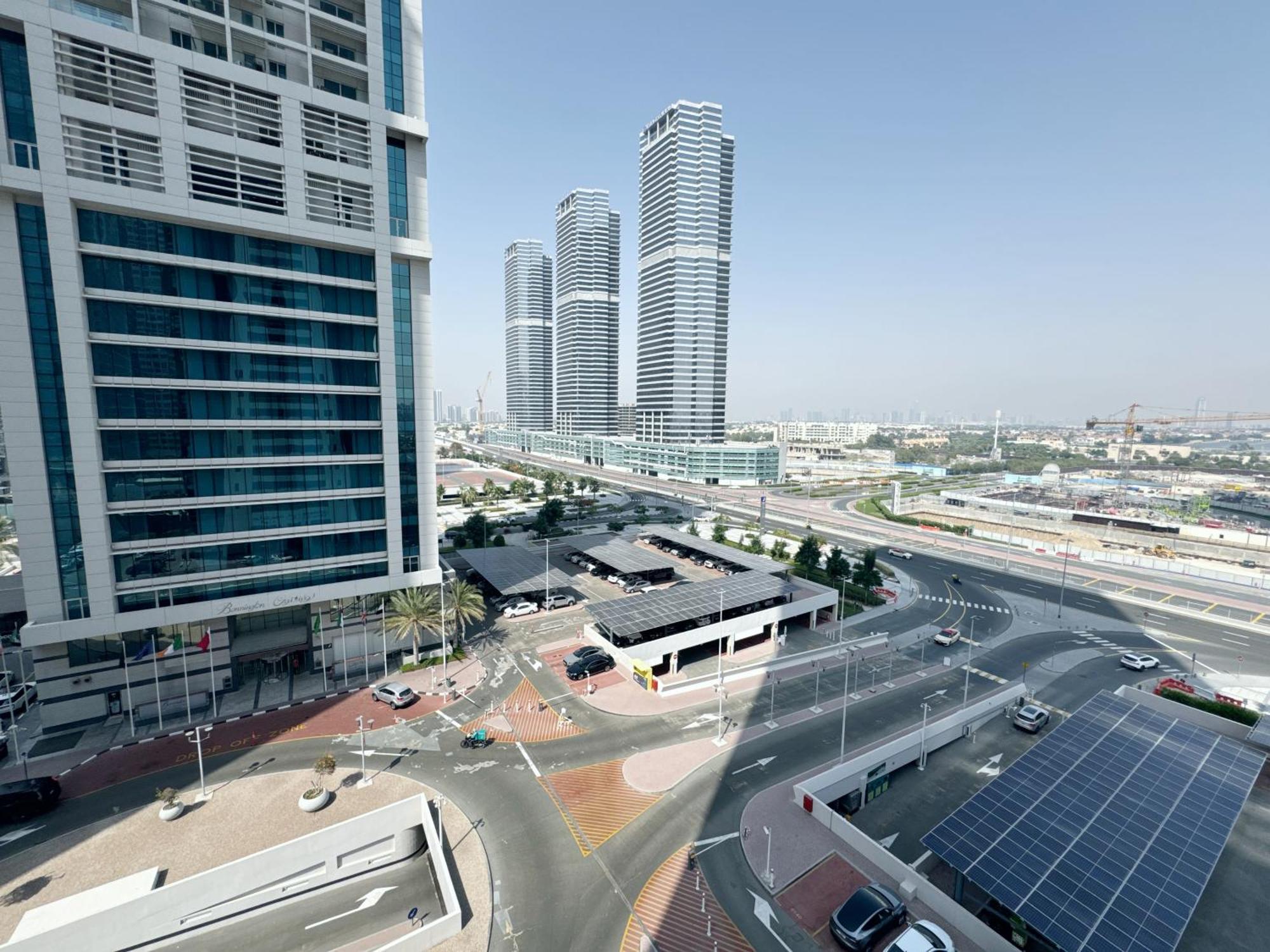 Cosmos Living Charming With Balcony Dubai