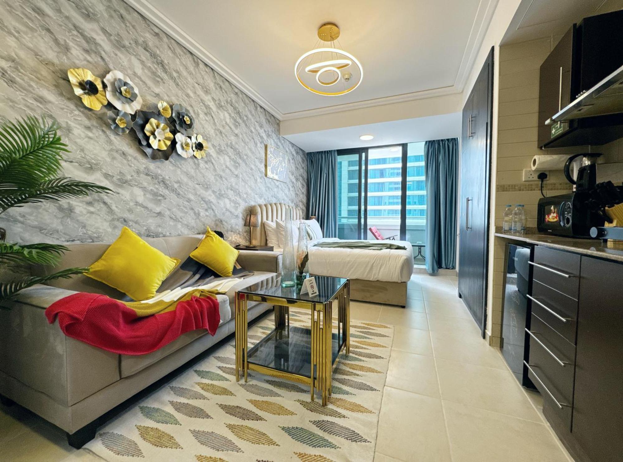 Cosmos Living Charming With Balcony Dubai